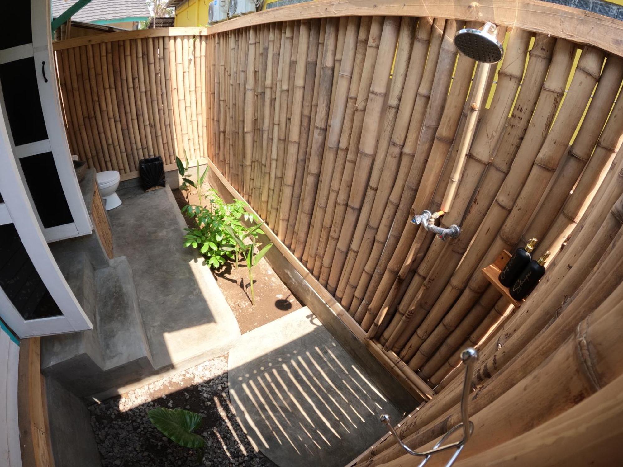 ギリ・トラワンガン Casa Kapuas Bed & Breakfast エクステリア 写真